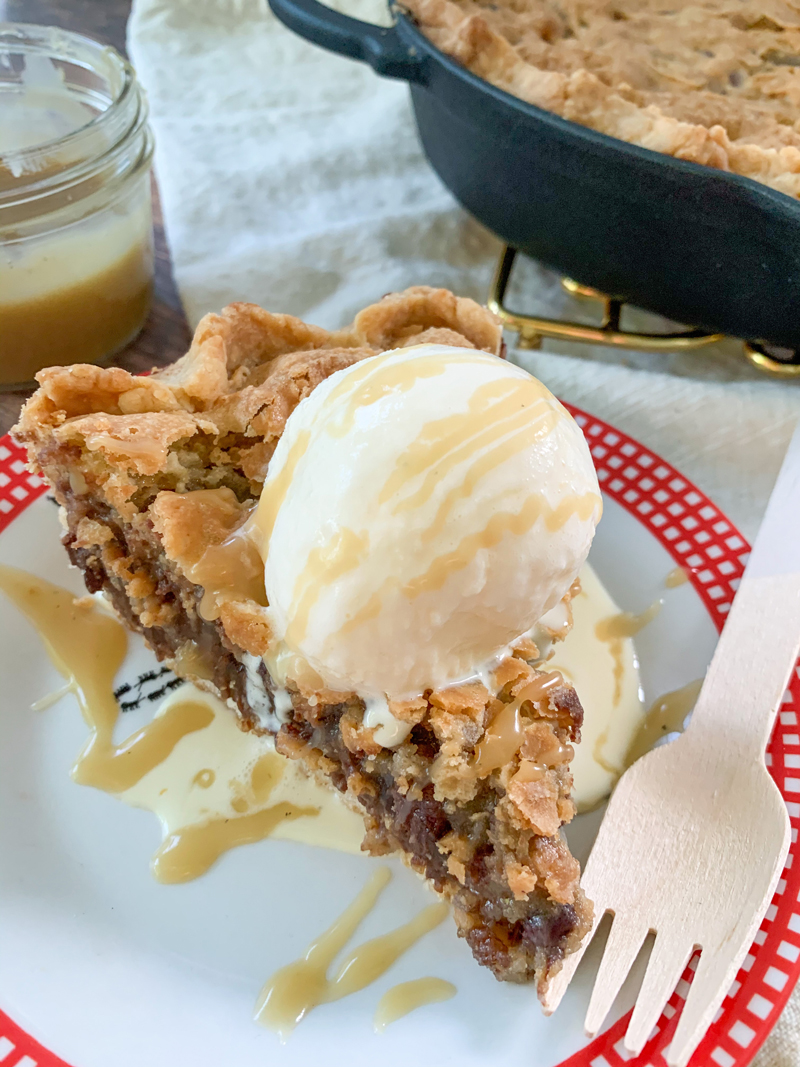 chocolate chip skillet pie